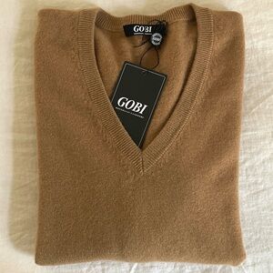 GOBI Essential Cashmere V-Neck Sweater